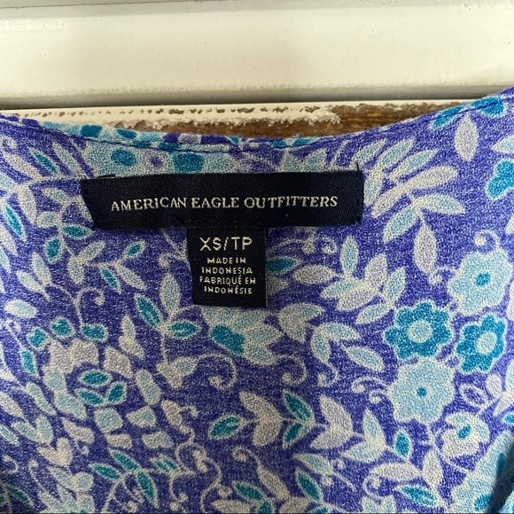 American Eagle V-Neck Blue Floral Tank Top - Picture 3 of 4